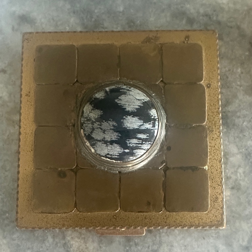 Elegant Gold and Black Compact